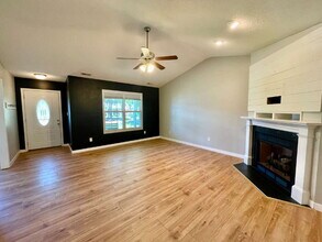 460 Derby Ln in Hope Mills, NC - Building Photo - Building Photo