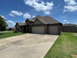 1513 Crestwood Hills Ln in Cave Springs, AR - Building Photo - Building Photo