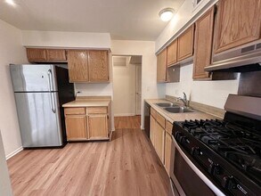 5000 Carriage Way Dr, Unit 310 in Rolling Meadows, IL - Building Photo - Building Photo
