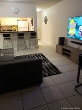 8145 NW 7th St-Unit -102 in Miami, FL - Building Photo - Building Photo
