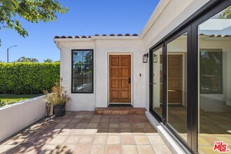 11151 Hortense St in Los Angeles, CA - Building Photo - Building Photo