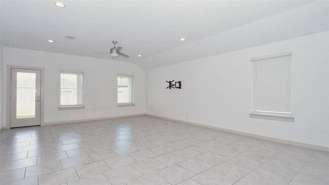 28910 Yukon River Ct