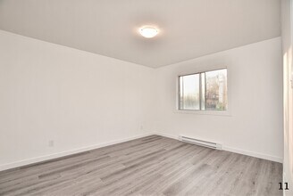 6395 R. Villeneuve in Montréal, QC - Building Photo - Building Photo