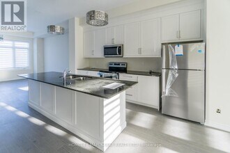 94 Golden Trail in Vaughan, ON - Building Photo - Building Photo