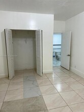 2282 SW 15th St in Miami, FL - Foto de edificio - Building Photo
