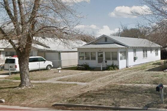 1424 S A St in Arkansas City, KS - Building Photo