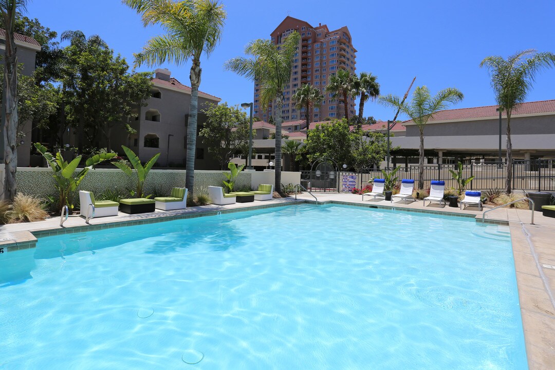 Axiom La Jolla in San Diego, CA - Building Photo