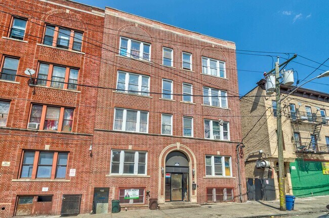 192 Clinton Ave-Unit -3H in Jersey City, NJ - Building Photo - Building Photo