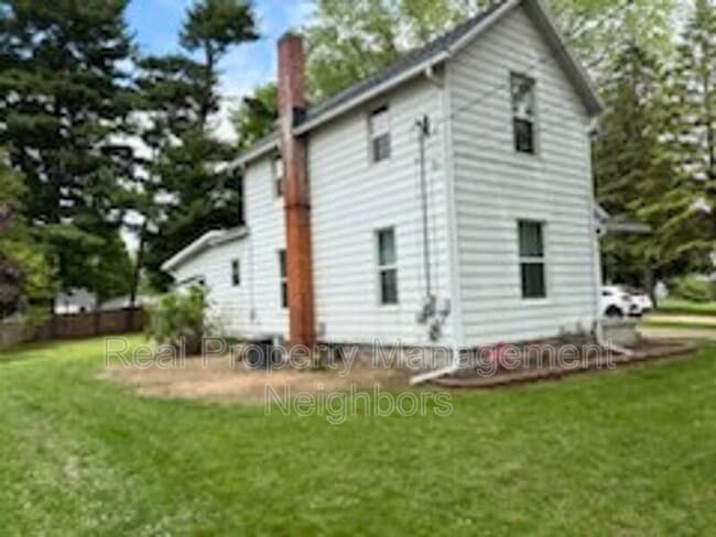 217 W Marshall St in Hastings, MI - Building Photo - Building Photo