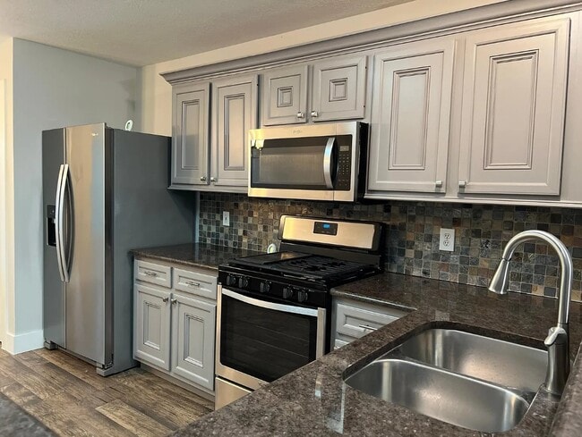 property at 6807 Kingwood Glen Dr