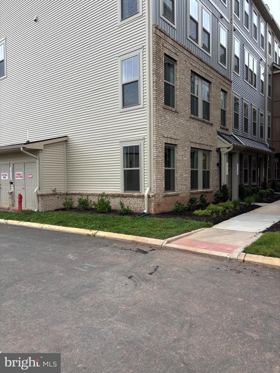 property at 1013B Mays Ln
