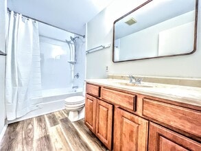 205 Old Ridge Rd in Coraopolis, PA - Building Photo - Building Photo