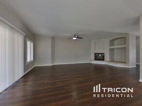44517 37th St W in Lancaster, CA - Building Photo - Building Photo