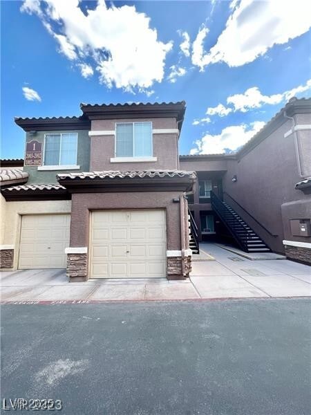 8324 W Charleston Blvd in Las Vegas, NV - Building Photo - Building Photo