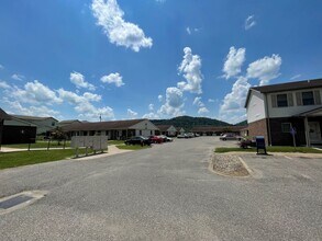 130 N Bridge St in New Martinsville, WV - Building Photo - Building Photo