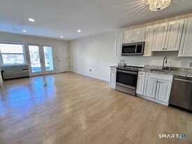 163 South St in Danbury, CT - Building Photo