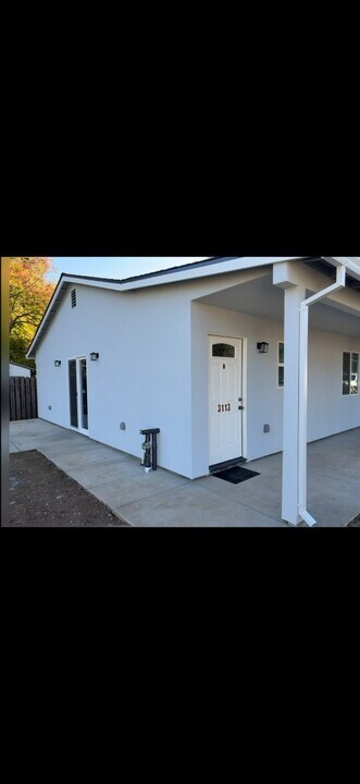 3113 Walnut Ave in Carmichael, CA - Building Photo