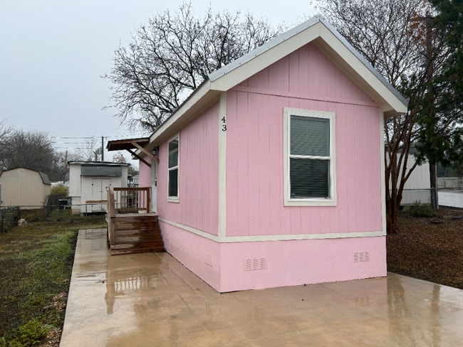 property at 5215 Crestway Rd