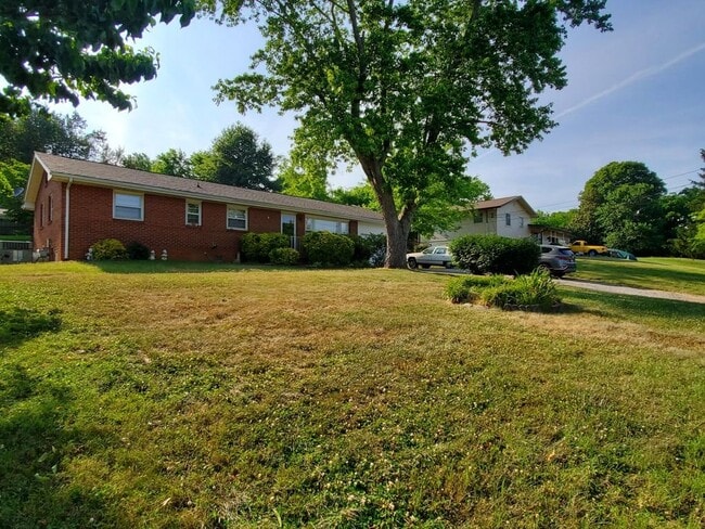 3909 Deerfield Rd, Unit Master