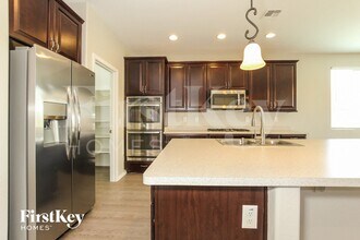 10242 W Levi Dr in Tolleson, AZ - Foto de edificio - Building Photo