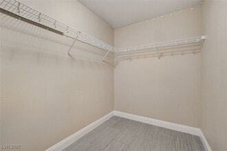 6402 Parrot Ridge Ct in Las Vegas, NV - Building Photo - Building Photo