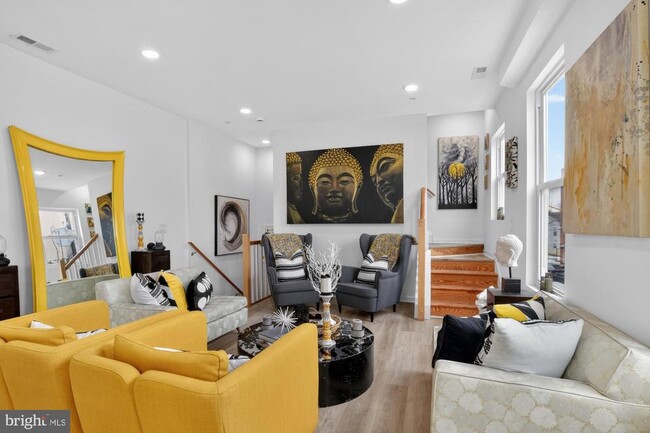 2352 W Thompson St in Philadelphia, PA - Building Photo - Building Photo