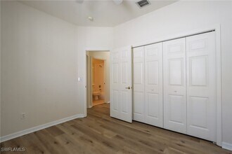 11204 Lakeland Cir in Ft. Myers, FL - Building Photo - Building Photo