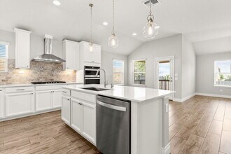 2255 Oak Run Pky in New Braunfels, TX - Foto de edificio - Building Photo