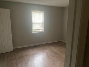 937 W Chatham St in Cary, NC - Building Photo - Building Photo