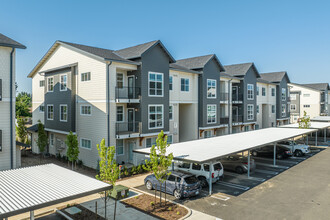 Pacific Valley Apartments in Woodburn, OR - Foto de edificio - Building Photo