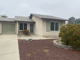 1401 Temple Heights Dr in Oceanside, CA - Building Photo