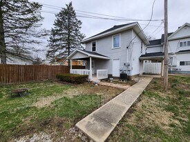 509 S 5th St in Clinton, IN - Building Photo