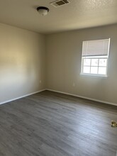 604 Morris St in Pocola, OK - Foto de edificio - Building Photo