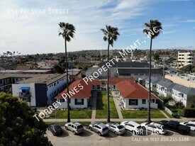 954 Felspar St in San Diego, CA - Building Photo