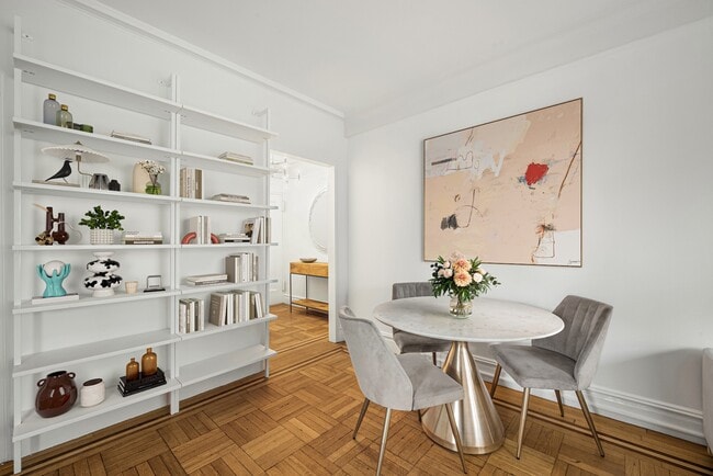 221 W 82 St in New York, NY - Building Photo - Building Photo