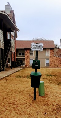 Trinity Pines in Denton, TX - Foto de edificio - Building Photo