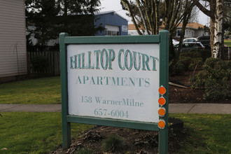 Hilltop Court Apartments in Oregon City, OR - Building Photo - Building Photo