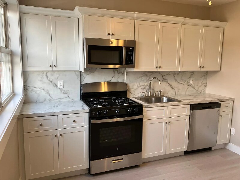 84 Dongan Ave-Unit -2 in Staten Island, NY - Building Photo