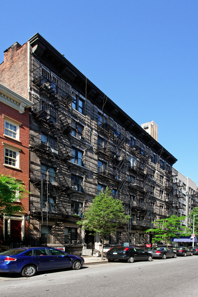 240 W 15th St in New York, NY - Building Photo - Building Photo