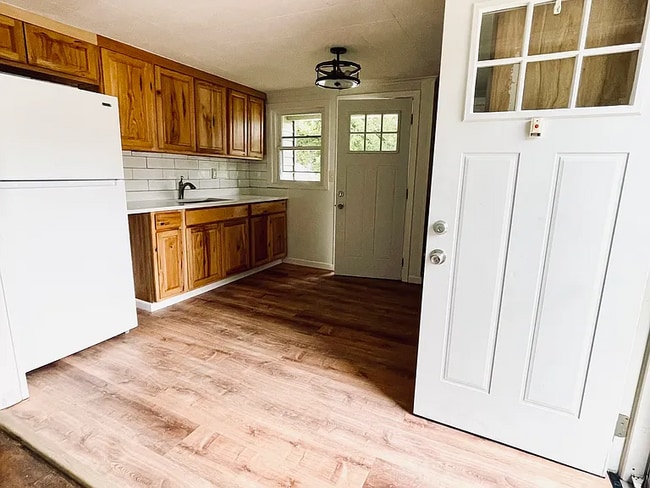 180 Circle Dr in Litchfield, CT - Building Photo - Building Photo