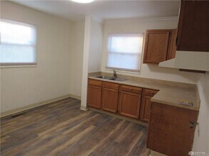 4976 Marburn Ave in Dayton, OH - Building Photo - Building Photo