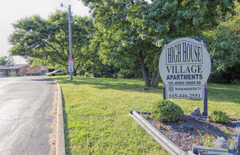 High House Village in Dickson, TN - Foto de edificio - Building Photo