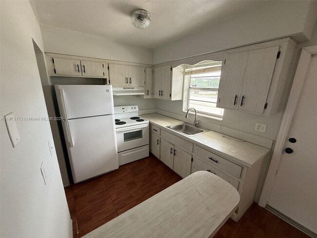 property at 7401 Pines Blvd