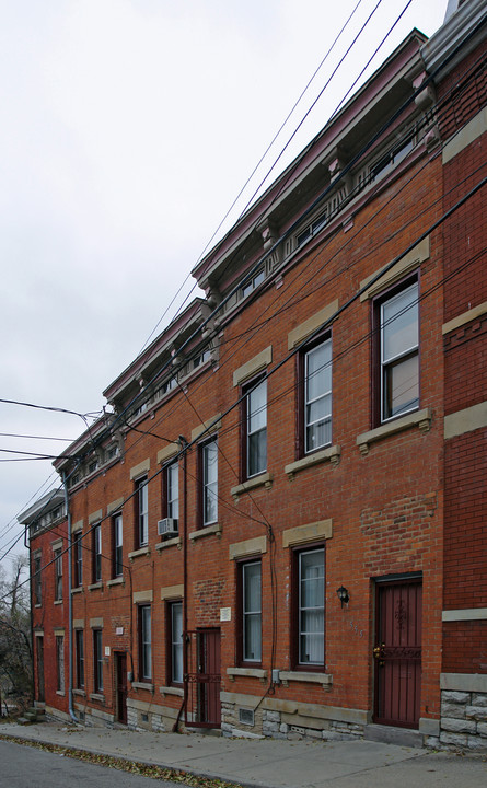 555-559 Boal St in Cincinnati, OH - Foto de edificio