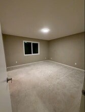 4690 Alwood Way SW in Edmonton, AB - Building Photo - Building Photo