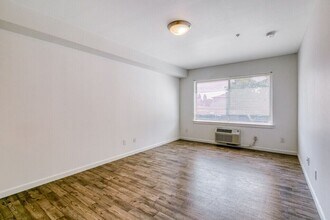 Roseland Apartments in Portland, OR - Building Photo - Building Photo