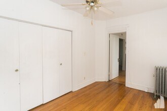 5045 N Damen Ave, Unit GDE in Chicago, IL - Building Photo - Building Photo