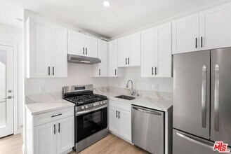 1955 Bonsallo Ave in Los Angeles, CA - Building Photo - Building Photo