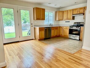 17 Myrtle St in Watertown, MA - Building Photo - Building Photo