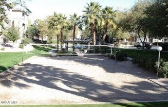 5345 E Van Buren St in Phoenix, AZ - Building Photo - Building Photo